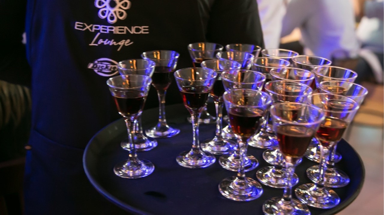 GLASS TASTING (2)