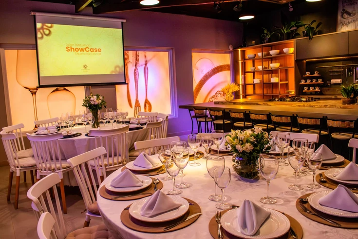 Espaço Lounge Gourmet, local para jantares corporativos aliando gastronomia de excelência.