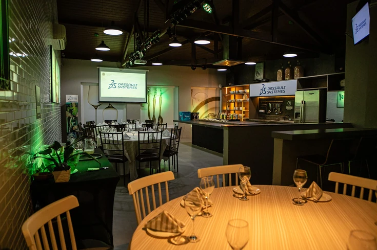 Espaço Lounge Gourmet, local para jantares corporativos aliando gastronomia de excelência.