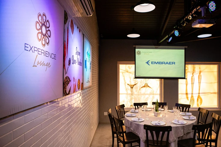 Espaço Lounge Gourmet, local para jantares corporativos aliando gastronomia de excelência.