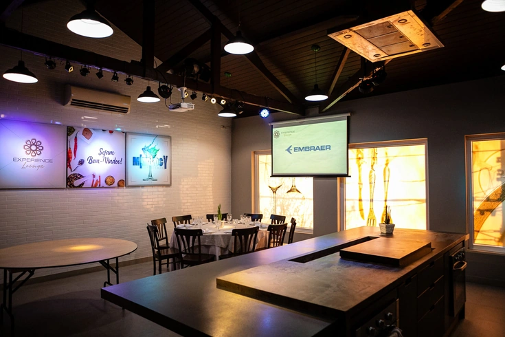Espaço Lounge Gourmet, local para jantares corporativos aliando gastronomia de excelência.