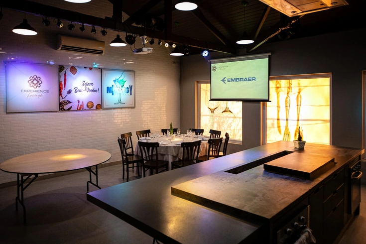 Espaço Lounge Gourmet, local para jantares corporativos aliando gastronomia de excelência.