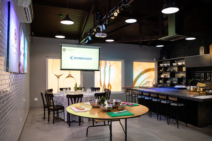 Espaço Lounge Gourmet, local para jantares corporativos aliando gastronomia de excelência.