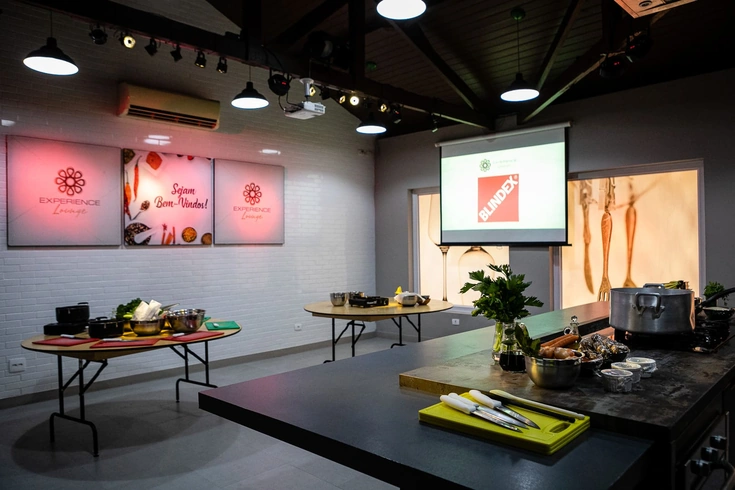 Espaço Lounge Gourmet, local para jantares corporativos aliando gastronomia de excelência.