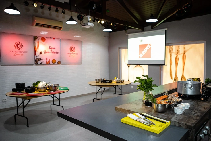 Espaço Lounge Gourmet, local para jantares corporativos aliando gastronomia de excelência.