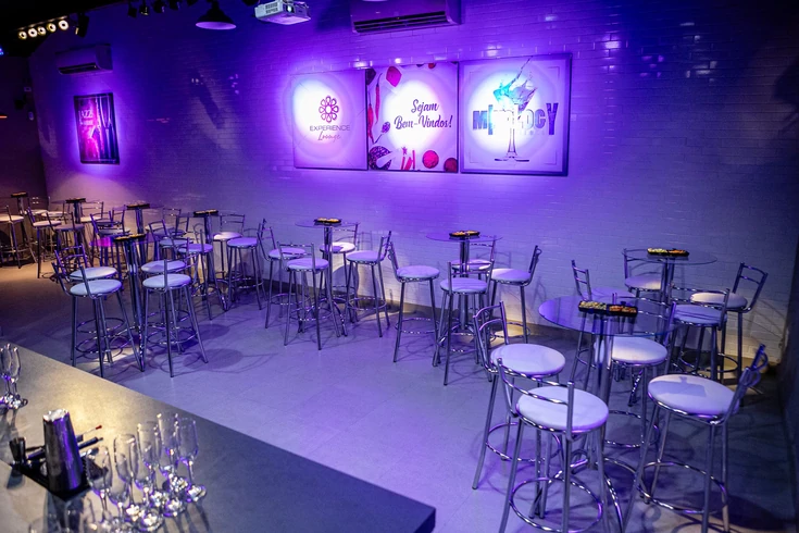 Espaço Lounge Gourmet, local para jantares corporativos aliando gastronomia de excelência.