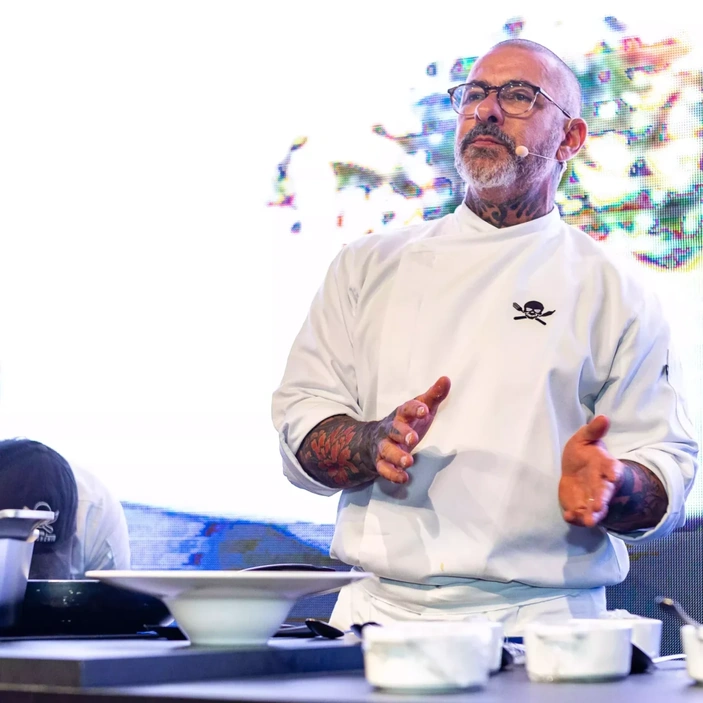 Team Building Gourmet com Henrique Fogaça, chef de cozinha e jurado do programa MasterChef Brasil.
