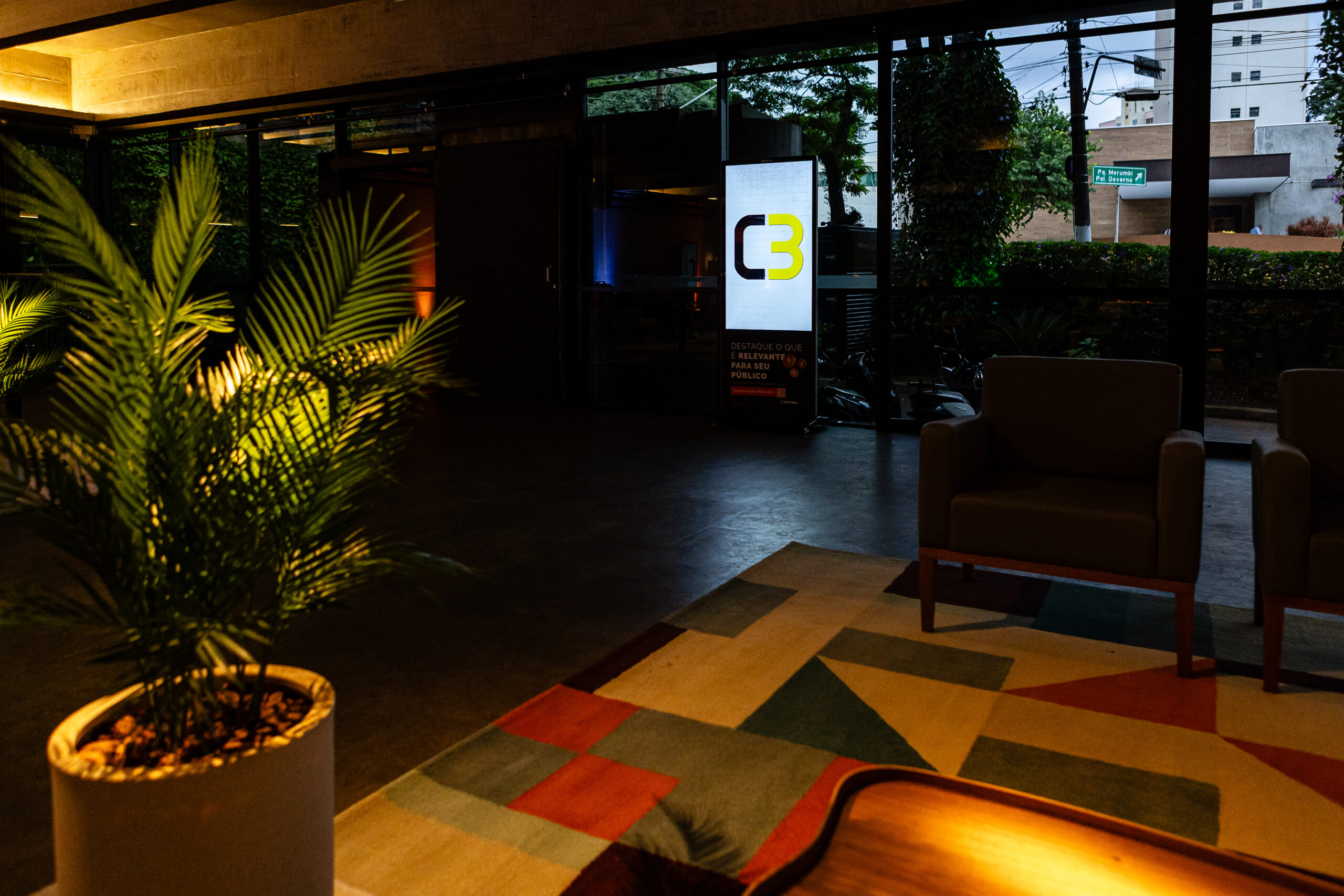 Evento corporativo com ativação de marca e experiência imersiva