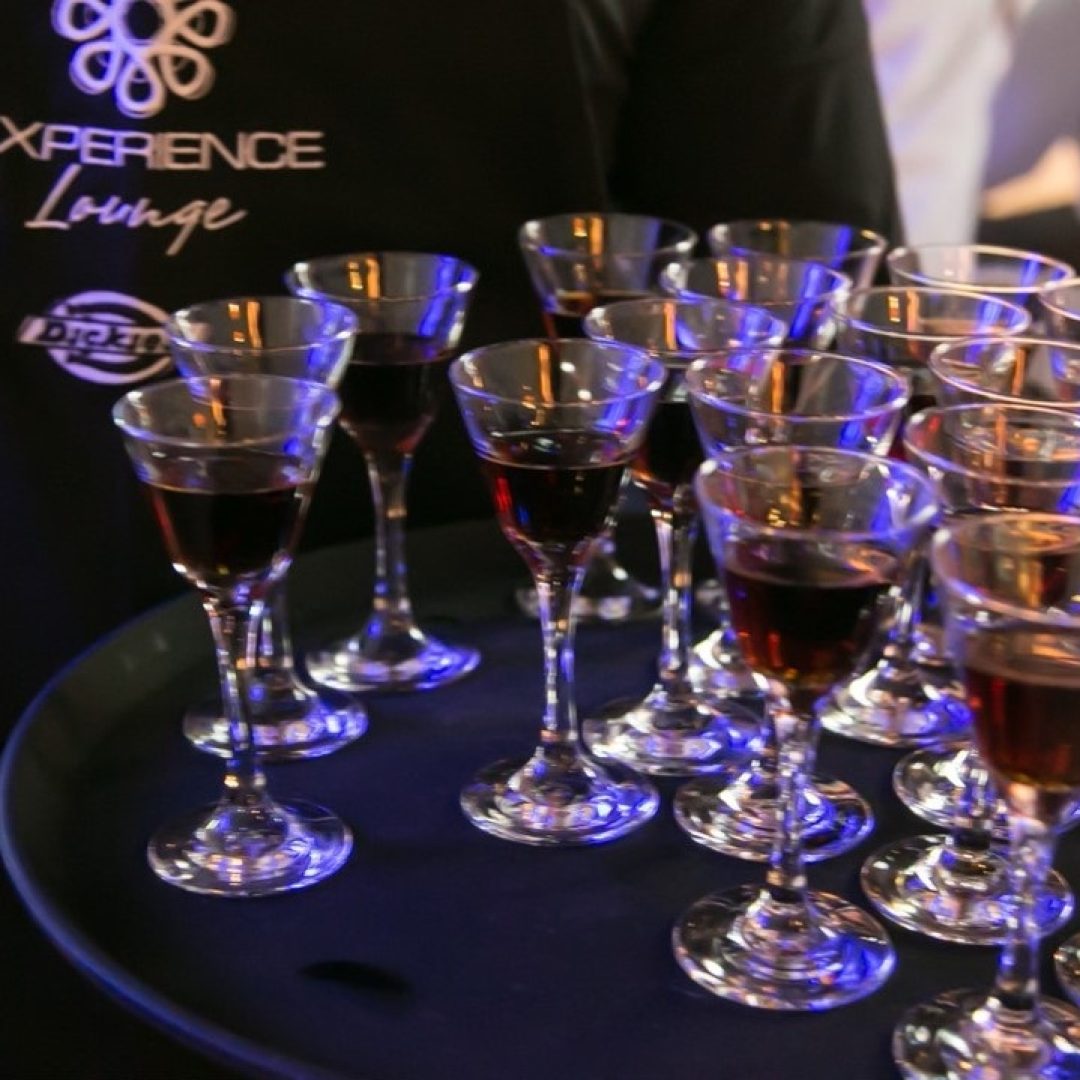 GLASS TASTING (2)